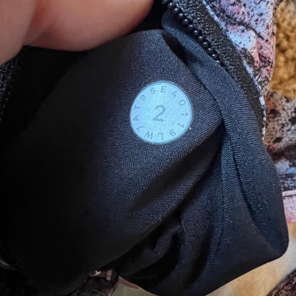 Lululemon Tracker Short V *4" Azurite Poppy Coral Multi - Picture 3 of 3